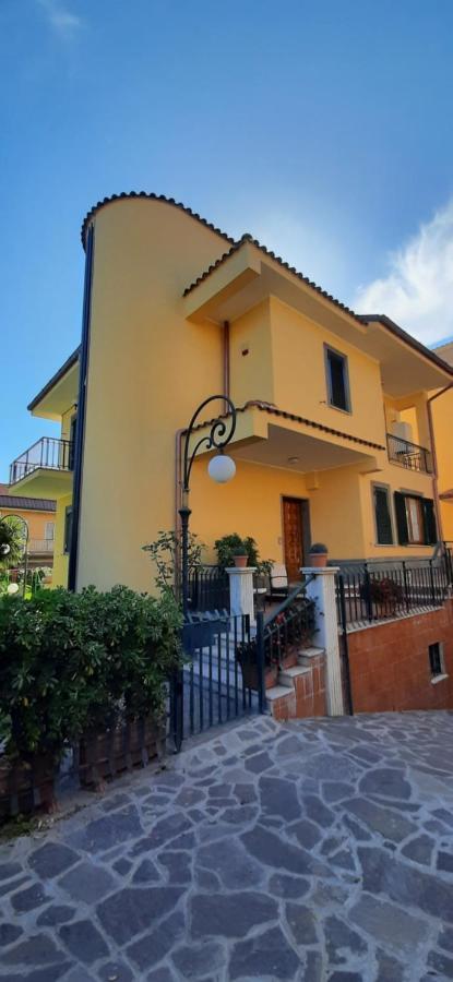 Anagnina Apartment Capistrano ローマ エクステリア 写真